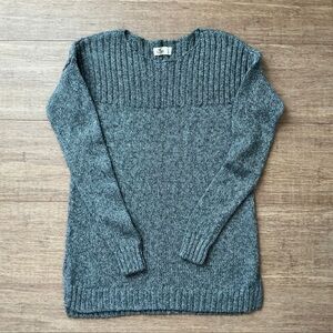 Hollister Crewneck Knit Sweater Long Sleeves Women’s Size S Gray